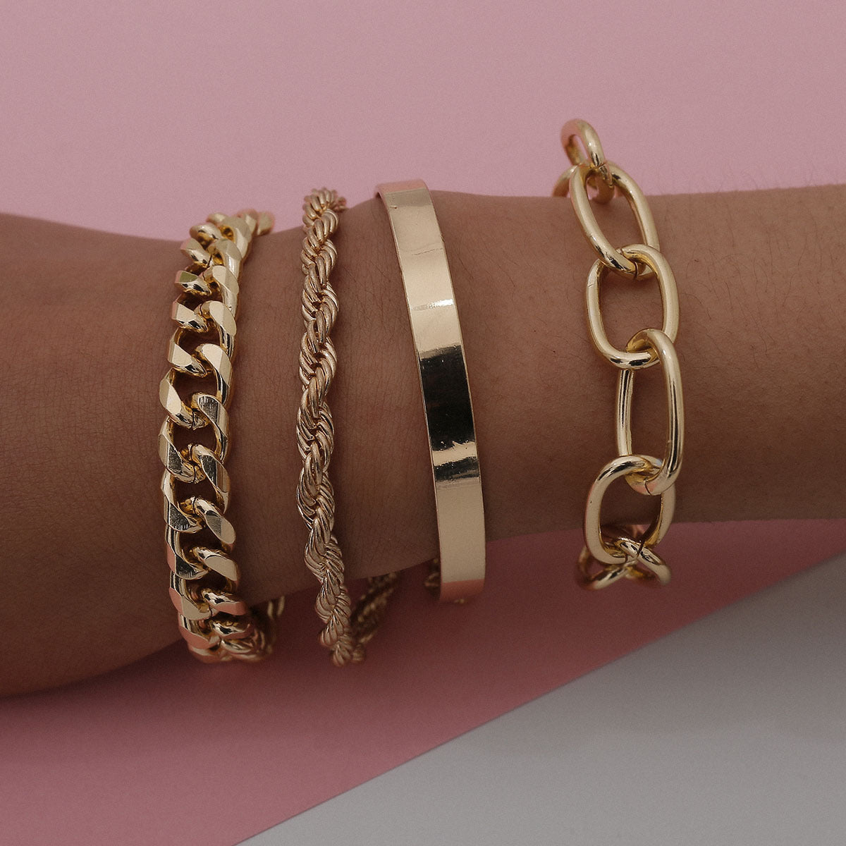 Twist Chain Exaggerated O-shaped Bracelet